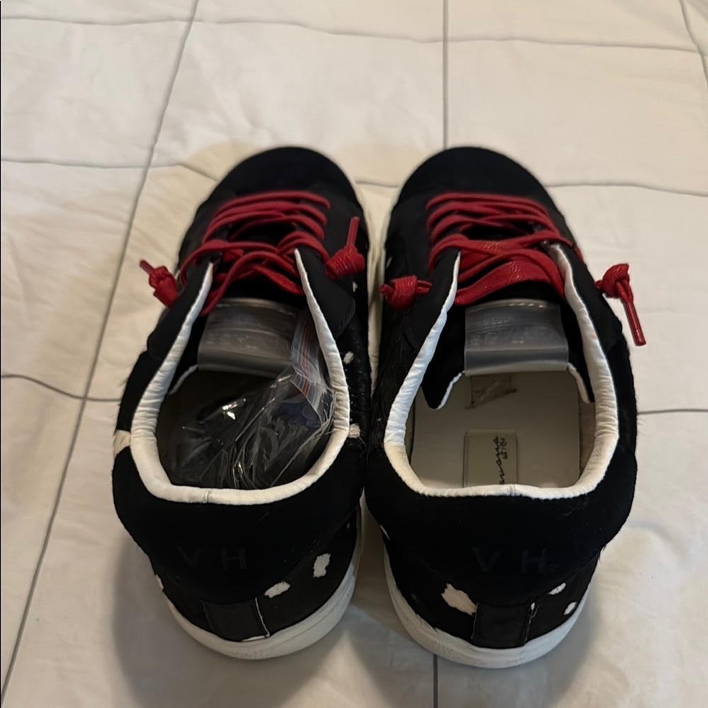 Vintage Havana Black and White Star Sneakers with Red Laces Size 8.5 - Picture 2 of 8